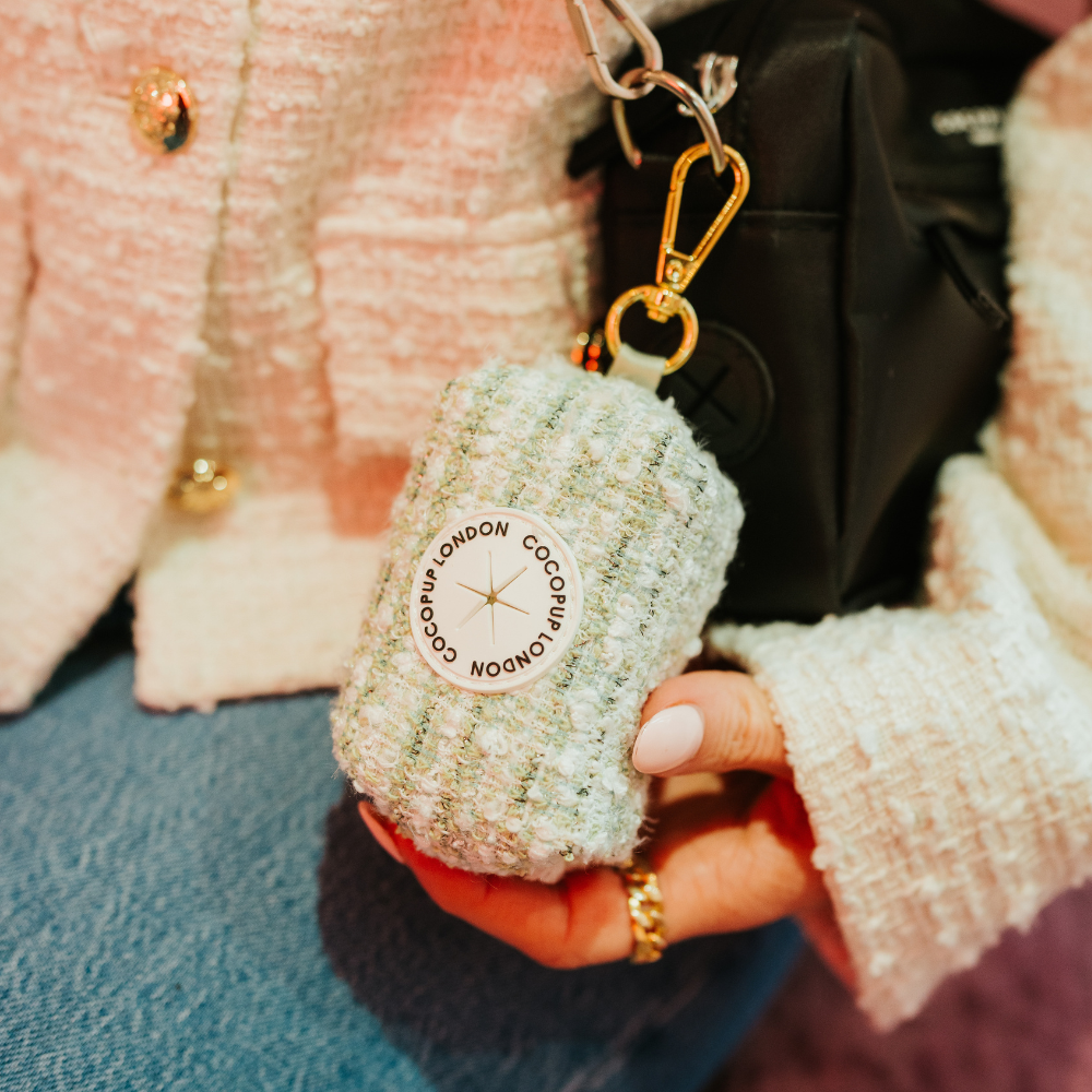 Porta bolsas para excrementos de tweed con textura de matcha